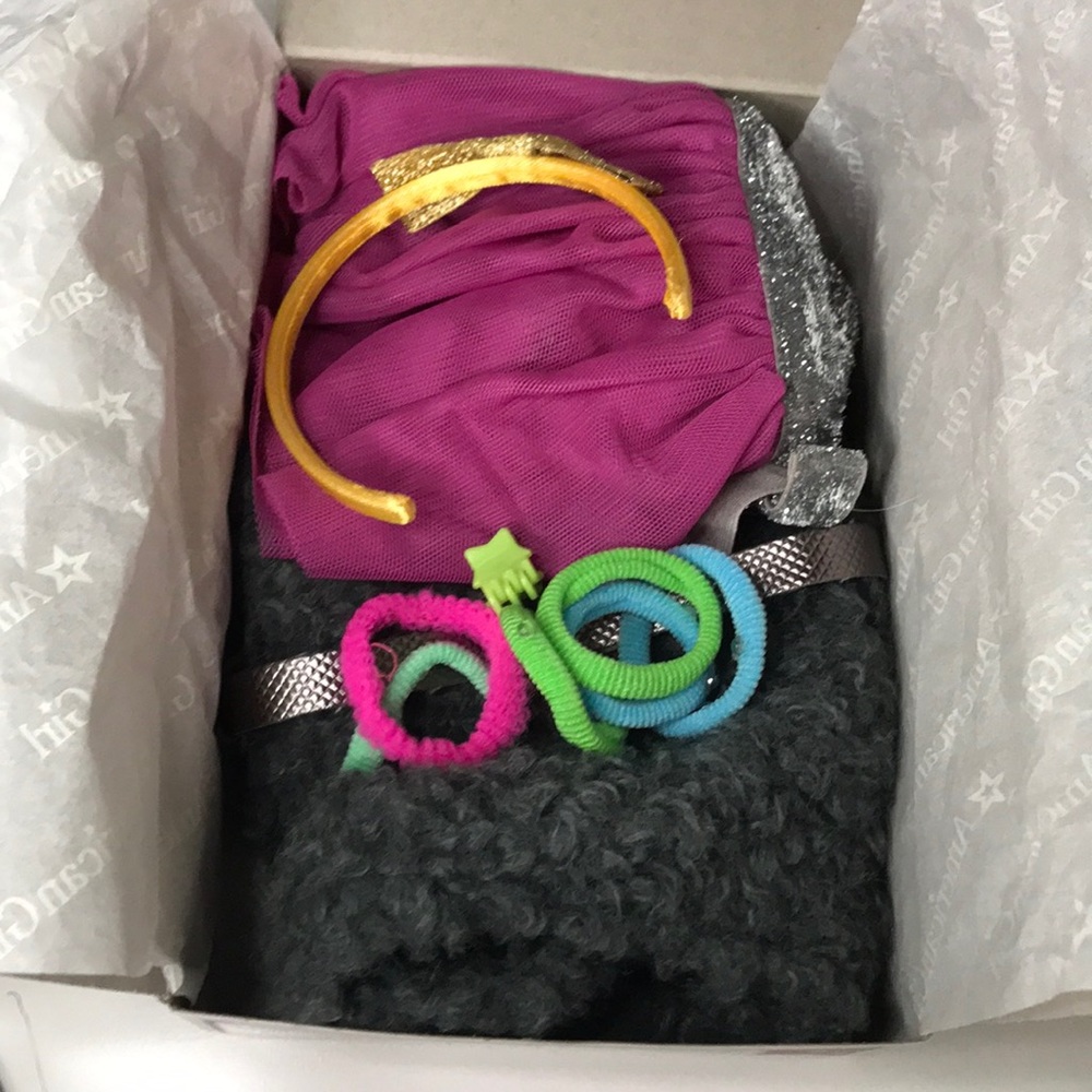 American girl doll love to layer accessories set